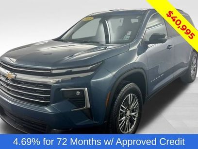 Used 2025 Chevrolet Traverse LT w/ Driver Confidence Package
