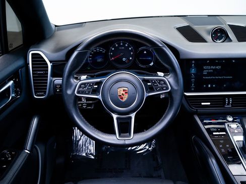 Used 2019 Porsche Cayenne AWD/4WD image 12