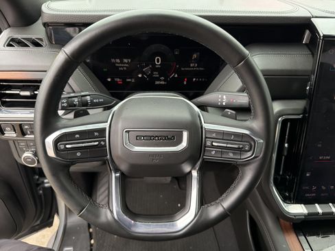 Used 2025 GMC Yukon Denali AWD/4WD image 20
