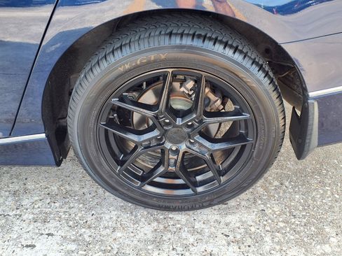 Used 2018 Honda Accord EX image 27