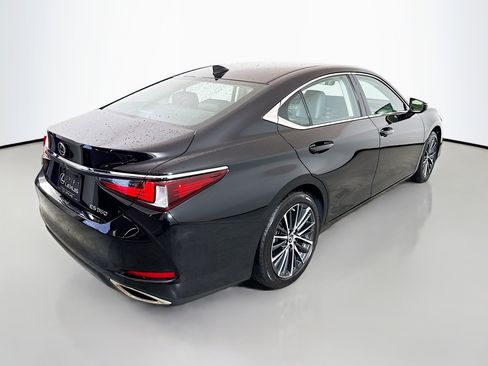 Used 2025 Lexus ES 350 w/ Premium Package image 7