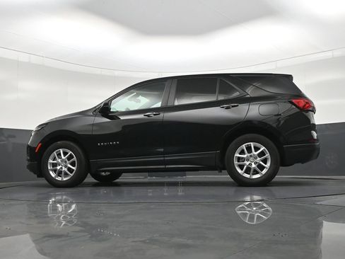 Used 2022 Chevrolet Equinox LS w/ LS Convenience Package FWD image 24
