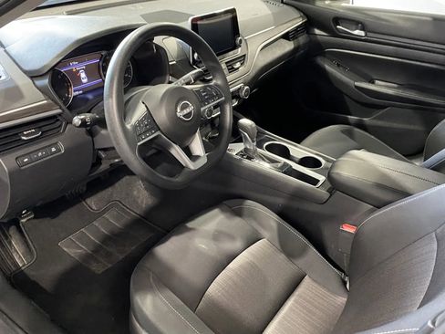 Used 2024 Nissan Altima 2.5 SV FWD image 10