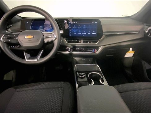 Used 2026 Chevrolet Equinox LT AWD/4WD image 17