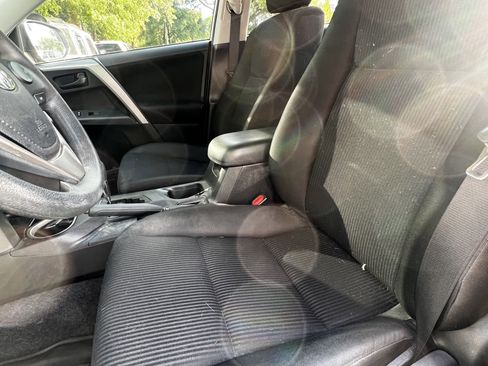 Used 2016 Toyota RAV4 LE image 16