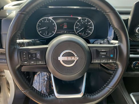 Used 2024 Nissan Pathfinder SV FWD image 19