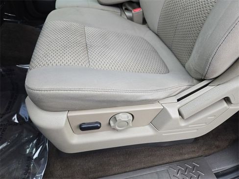 Used 2010 Ford F150 XLT image 11