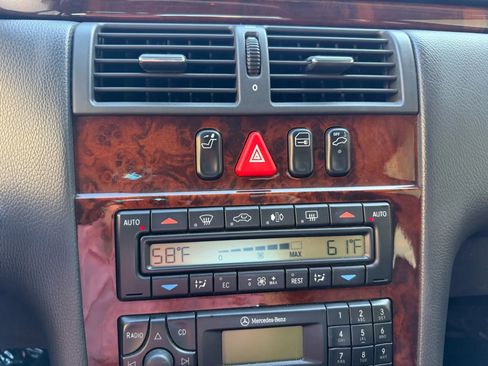 Used 2001 Mercedes-Benz E 320 Sedan image 16