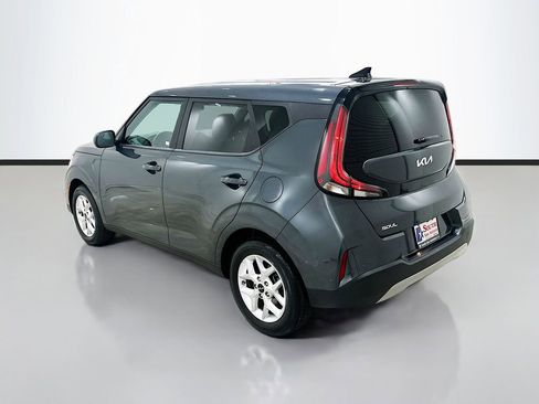 Used 2023 Kia Soul LX w/ LX Technology Package FWD image 5