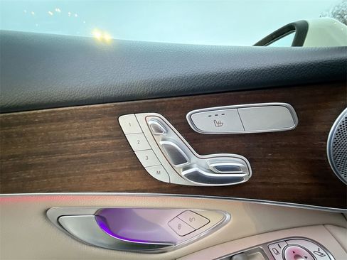 Used 2020 Mercedes-Benz GLC 300 4MATIC w/ Parking Assistance Package image 14