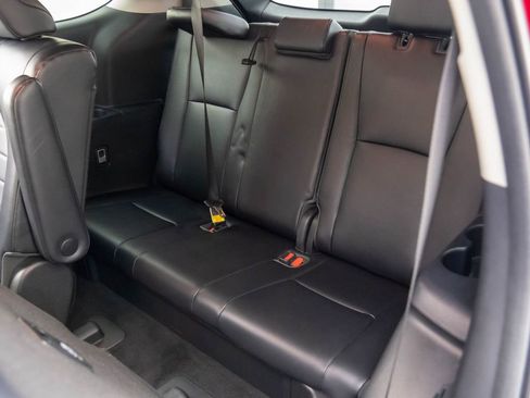 Used 2022 Toyota Highlander XLE image 16