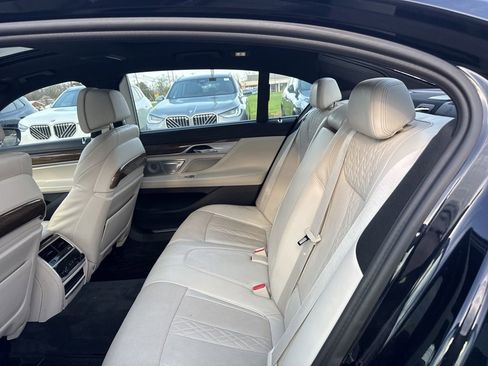 Used 2018 BMW 750i xDrive image 20
