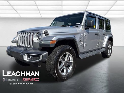 Used 2018 Jeep Wrangler Unlimited Sahara w/ Uconnect 4C Nav & Sound Group image 8
