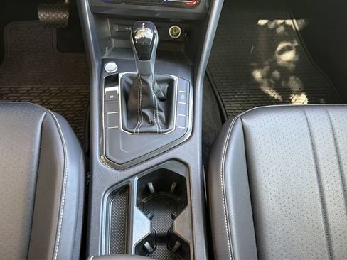 Used 2022 Volkswagen Tiguan SE FWD image 19