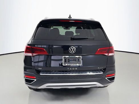 Used 2023 Volkswagen Taos SE w/ Panoramic Sunroof Package AWD/4WD image 6