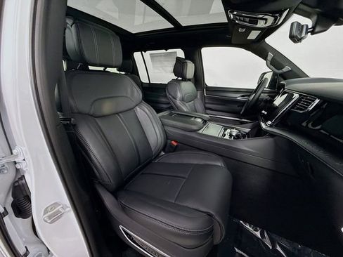 New 2026 Jeep Grand Wagoneer Summit AWD/4WD image 31