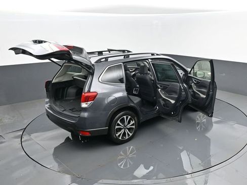 Used 2023 Subaru Forester Limited image 29
