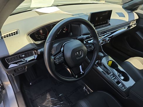 Used 2025 Honda Civic Sport image 15