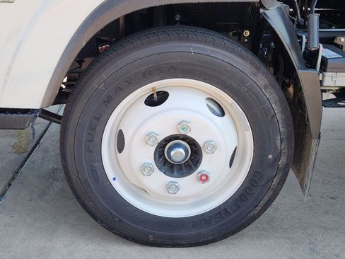 New 2024 Chevrolet Low Cab Forward image 13