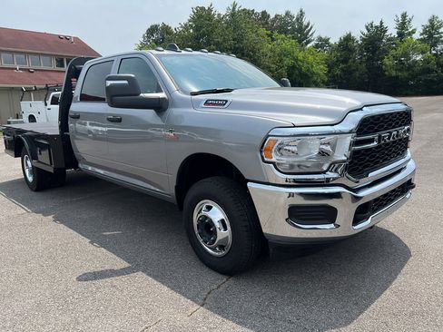 New 2024 RAM 3500 Tradesman w/ Chrome Appearance Group image 6