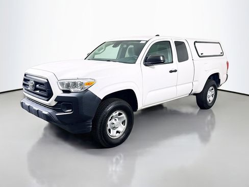 Used 2022 Toyota Tacoma SR image 4