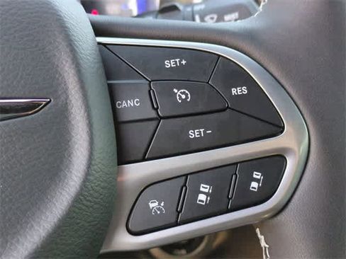 New 2026 Chrysler Pacifica Select image 27