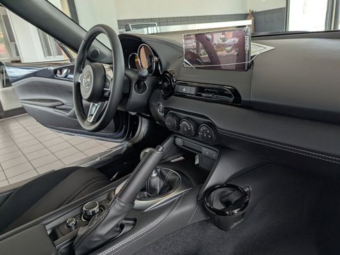 New 2026 MAZDA MX-5 Miata Club w/ Weather Package RWD image 15