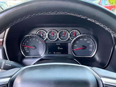Used 2023 Chevrolet Suburban LS RWD image 26