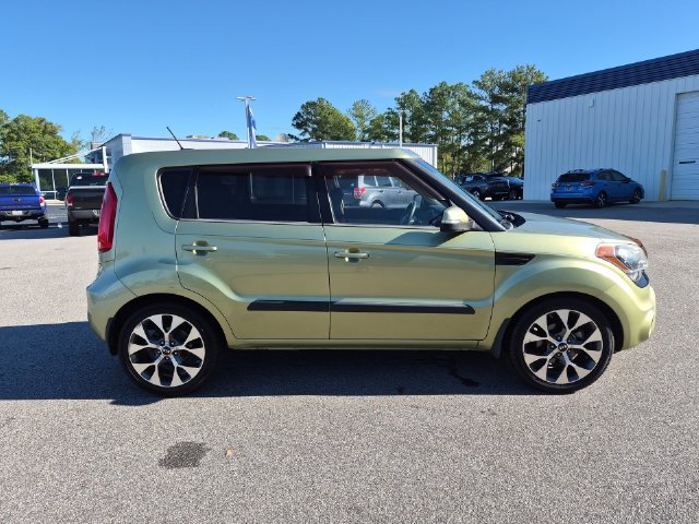 Used 2012 Kia Soul ! FWD image 2