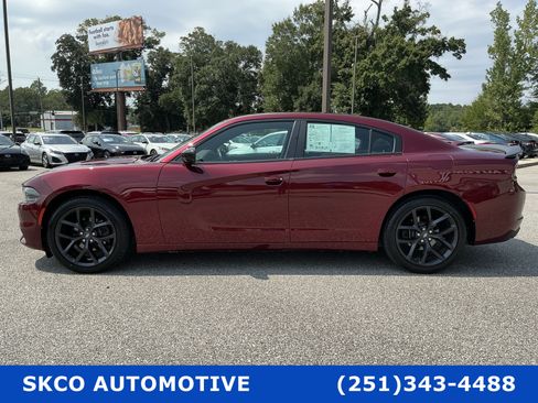 Used 2020 Dodge Charger SXT w/ Blacktop Package RWD image 2