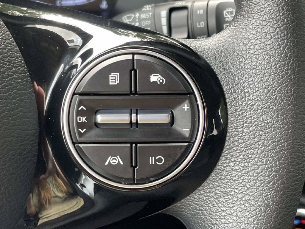 Used 2024 Kia Soul S FWD image 20