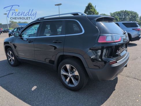 Used 2019 Jeep Cherokee Limited w/ Trailer Tow Group AWD/4WD image 2