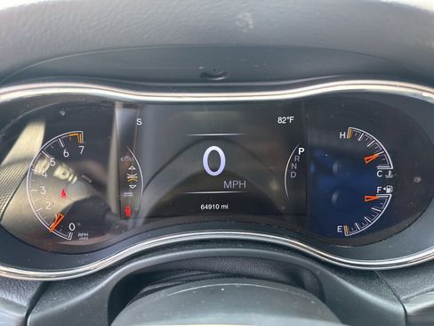 Used 2020 Jeep Grand Cherokee Altitude image 34