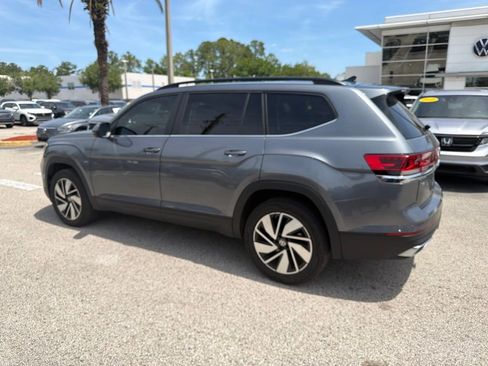 Certified 2024 Volkswagen Atlas SE w/ Panoramic Sunroof Package FWD image 5