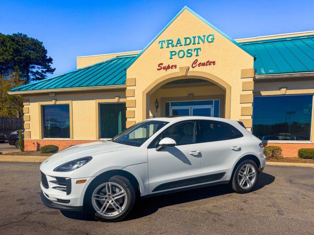 Used 2020 Porsche Macan AWD/4WD image 3
