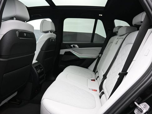 Used 2024 BMW X5 xDrive40i w/ M Sport Package AWD/4WD image 22
