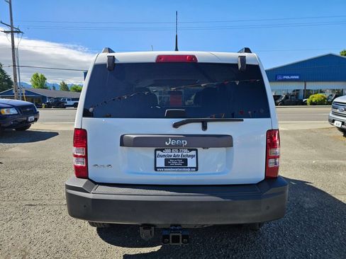 Used 2011 Jeep Liberty Renegade w/ Premium Group AWD/4WD image 6