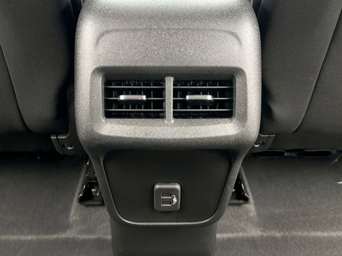 Used 2022 Chevrolet Equinox LT FWD image 19