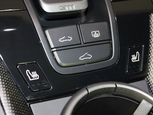 Used 2025 Porsche 911 Carrera 4 GTS image 32