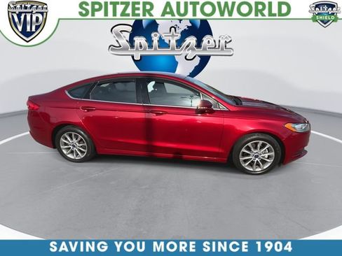 Used 2017 Ford Fusion SE w/ Fusion SE Technology Package FWD image 9