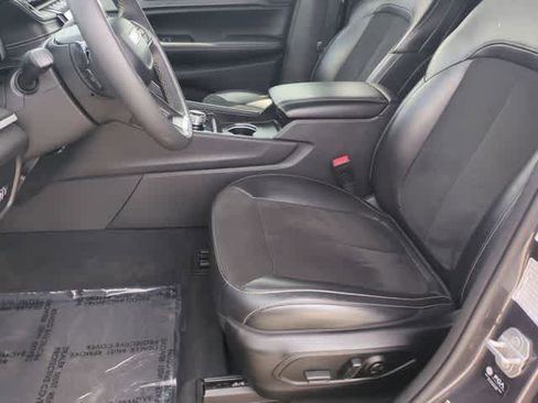 Used 2024 Jeep Grand Cherokee L Laredo image 16