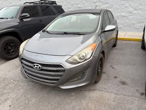 Used 2016 Hyundai Elantra GT FWD image 1