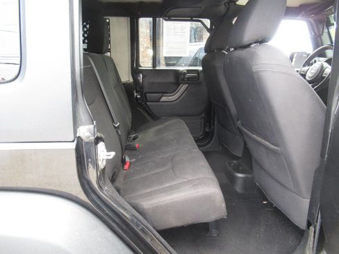 Used 2017 Jeep Wrangler Unlimited Sport w/ Quick Order Package 23S image 13