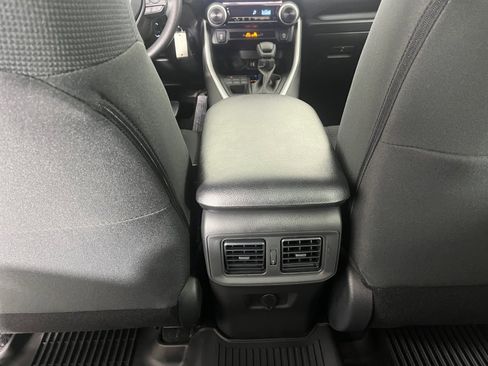 Used 2025 Toyota RAV4 LE AWD/4WD image 34