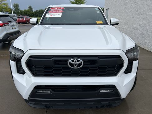 Certified 2025 Toyota Tacoma TRD Off-Road w/ TRD Off Road Upgrade Package AWD/4WD image 2
