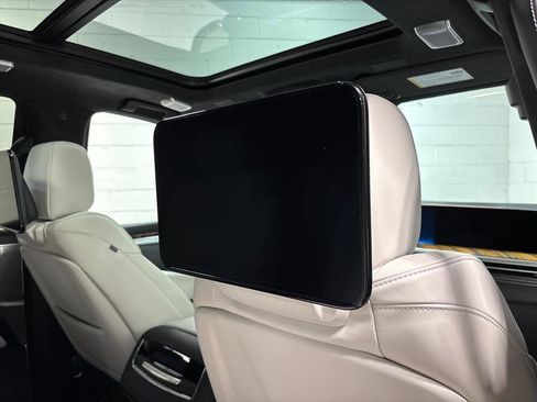 Used 2025 Cadillac Escalade Sport Platinum w/ LPO, ONYX Package image 38