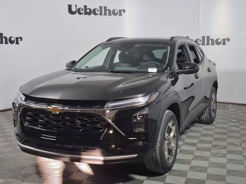 New 2026 Chevrolet Trax LT w/ Driver Confidence Package image 3