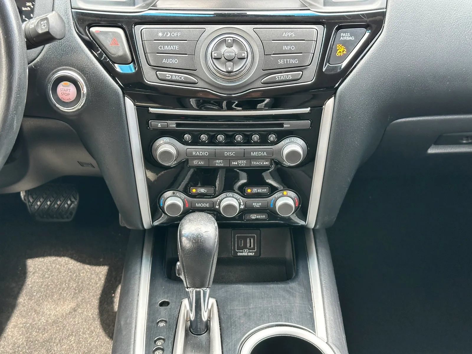 Used 2020 Nissan Pathfinder SV AWD/4WD image 15