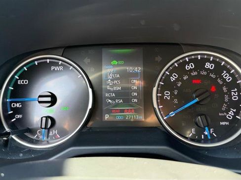 Used 2021 Toyota RAV4 XLE AWD/4WD image 18
