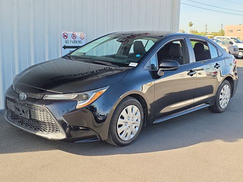 Used 2023 Toyota Corolla LE image 3